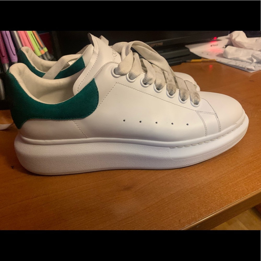 Alexander Mcqueens - Picture 2 of 3